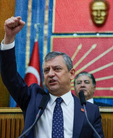CHP’de Kopuşta Kritik Plan: Özgür Özel’den İkinci Parti Hamlesi