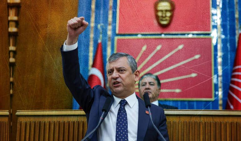 CHP’de Kopuşta Kritik Plan: Özgür Özel’den İkinci Parti Hamlesi