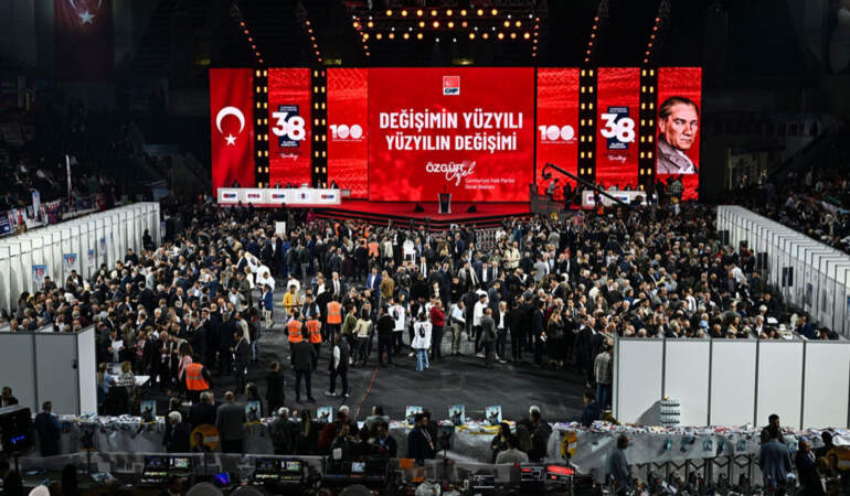 CHP’de Sonbahar Alarmı: ‘Mutlak Butlan’ Dosyası Adli Tatile Takıldı