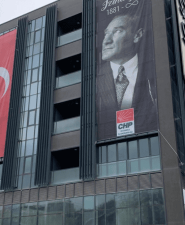 CHP’de Yeni Parti Depremi: İstanbul’da 7 İlçe Başkanı Görevden Alındı