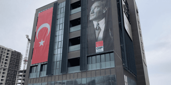 CHP’de Yeni Parti Depremi: İstanbul’da 7 İlçe Başkanı Görevden Alındı