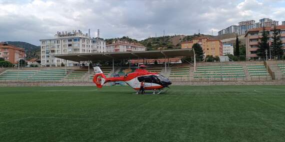 Çocuk Parmağa Kapı Sıkıştı, Helikopterle Sevk Edildi