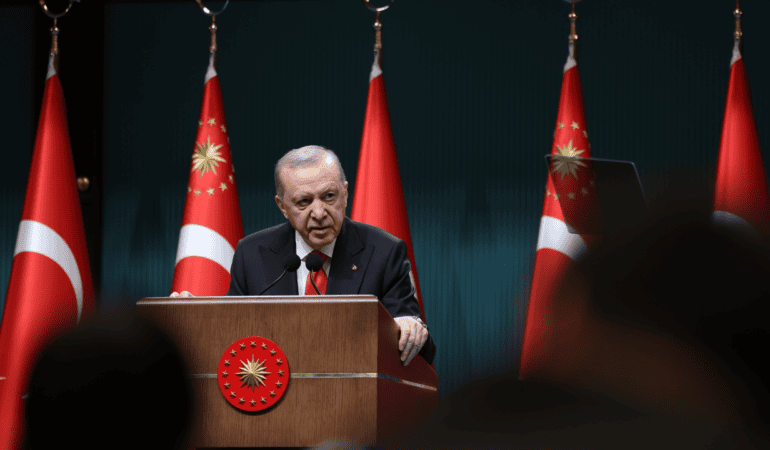 Cumhurbaşkanı Erdoğan’dan Kabine Sonrası Önemli Mesajlar: ‘Terör Engeli Ortadan Kalktığında Türkiye Ekonomisi Yeni Bir Hikaye Yazacak’