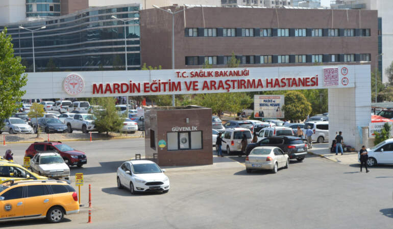Damda Yatan Çocuğa Yorgun Mermi İsabet Etti