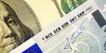 Döviz Piyasasında Yeni Hafta Mesaisi: Dolar ve Euro Yükselişle Açıldı
