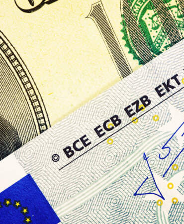 Döviz Piyasasında Yeni Hafta Mesaisi: Dolar ve Euro Yükselişle Açıldı