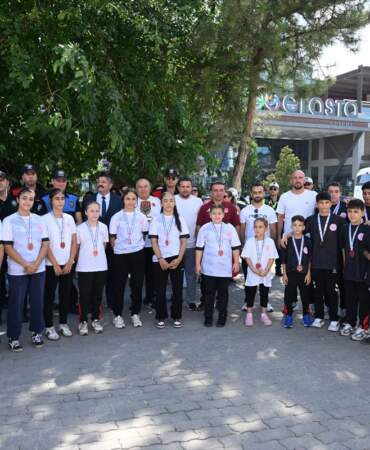 Edirneli Güreşçiler Şampiyonlukla Döndü
