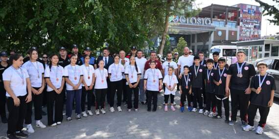Edirneli Güreşçiler Şampiyonlukla Döndü
