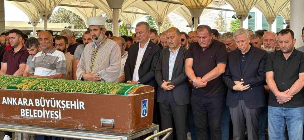 Hafriyat kamyonu kazasında vefat eden işçi son yolculuğuna uğurlandı