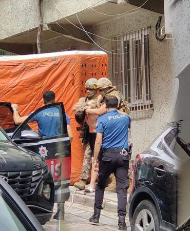 İstanbul’da Rehine Kabusu: Ailesini Bıçakla Esir Aldı! Özel Harekat Ekipleri Kurtardı