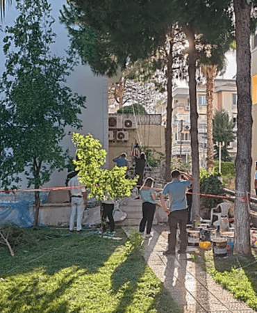 İzmir’de Korku Dolu Anlar: 7’nci Kattaki İskele Düştü, 3 Kardeş İşçi Yaralandı