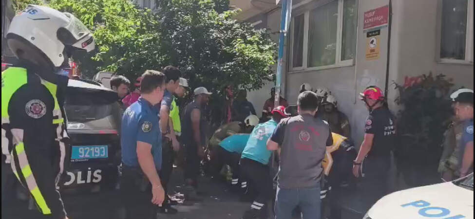 Kadıköy’de Kentsel Dönüşüme Giren Binada Göçük: İki İşçi Yaralandı