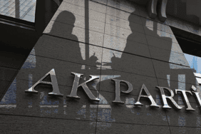 Kulislerde ‘Transfer’ Hareketliliği: AK Parti’ye Katılacağı İddia Edilen Vekil Telefonlarını Kapattı