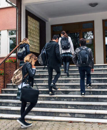 MEB Yönetmeliği Baştan Aşağı Değişti: Velilere Randevu Şartı, Öğrencilere Yeni Kurallar