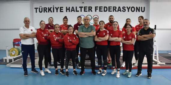 Milli Kadın Halter Takımı, Hazırlıklarını Sürdürüyor