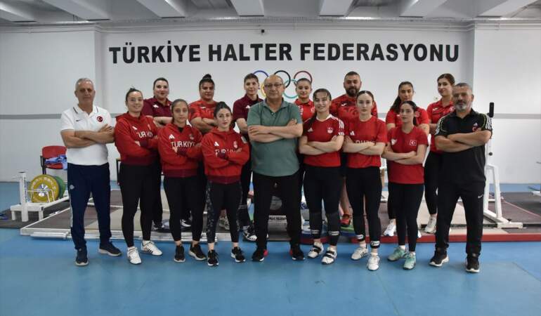 Milli Kadın Halter Takımı, Hazırlıklarını Sürdürüyor