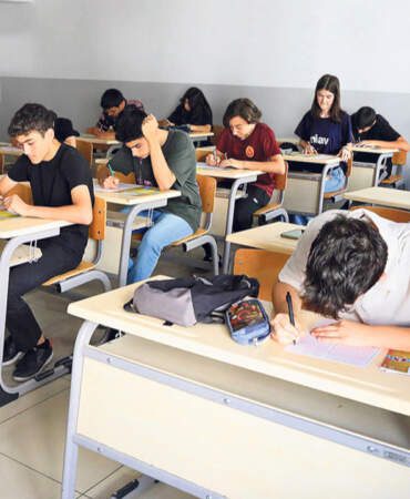 LGS Sonuçları Açıklandı: 452 Şampiyon Tam Puan Aldı, Tercih Maratonu Başlıyor