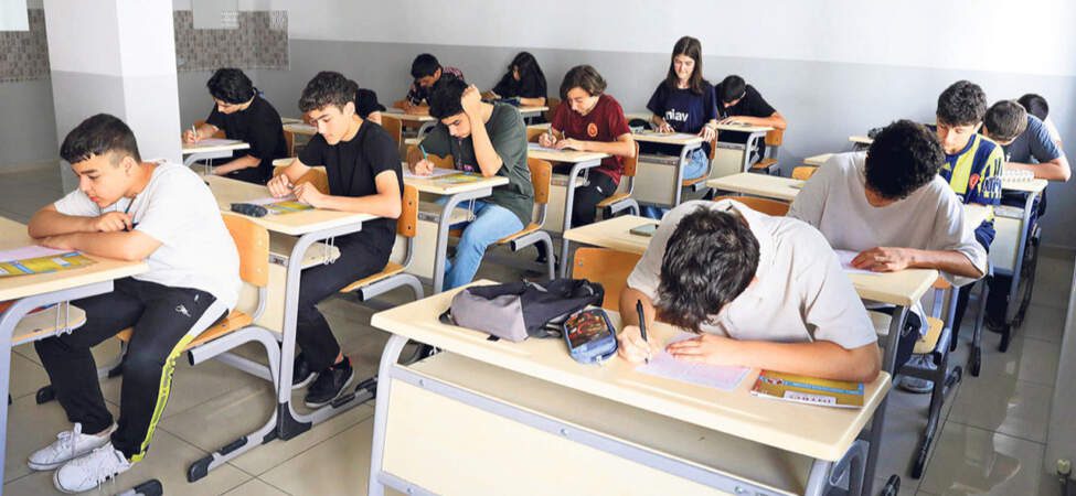 LGS Sonuçları Açıklandı: 452 Şampiyon Tam Puan Aldı, Tercih Maratonu Başlıyor