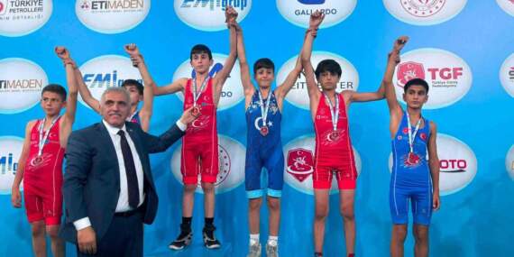 Sivaslı güreşçi Ankara’dan bronzla döndü