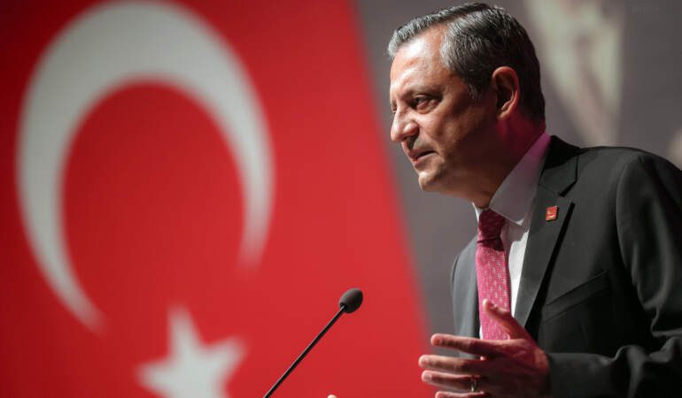 Özgür Özel’den ‘Yeni Parti’ Hamlesi: İşte Kuruluş Tarihi ve Milletvekili Sayısı