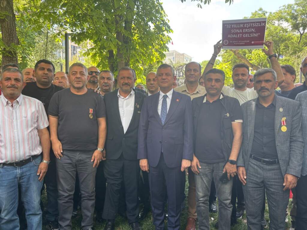 Özgür Özel'den şehit ailesi ve gazilere destek