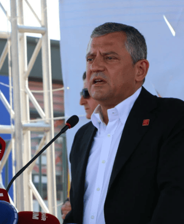 Özgür Özel Eskişehir’den Seslendi: ‘Bu Millet Seçeneksiz Değil’