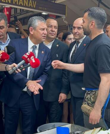 Özgür Özel’den Esnaf Ziyareti ve Kurultay Vurgusu