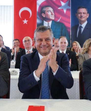 Özgür Özel Kurmaylarını Seçti: YENİ Parti’de ‘Şaibesiz’ ve Daraltılmış MYK