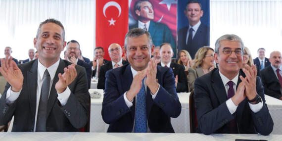 Özgür Özel Kurmaylarını Seçti: YENİ Parti’de ‘Şaibesiz’ ve Daraltılmış MYK