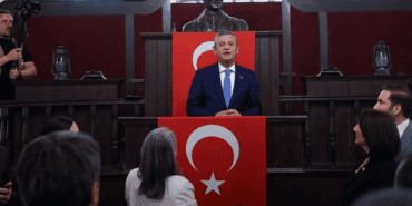 Özgür Özel’den Flaş Açıklama: ‘Yarın Anıtkabir’deyiz, Salı Günü Tüm İşlemler Bitecek’