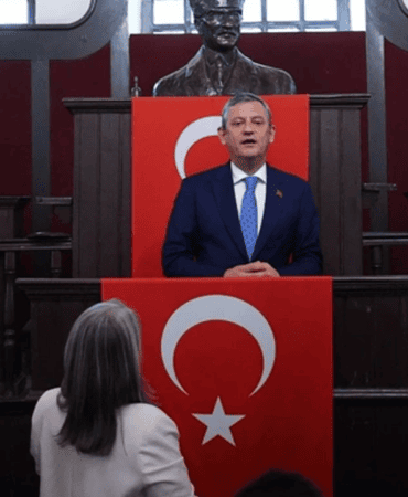 Özgür Özel’den Flaş Açıklama: ‘Yarın Anıtkabir’deyiz, Salı Günü Tüm İşlemler Bitecek’