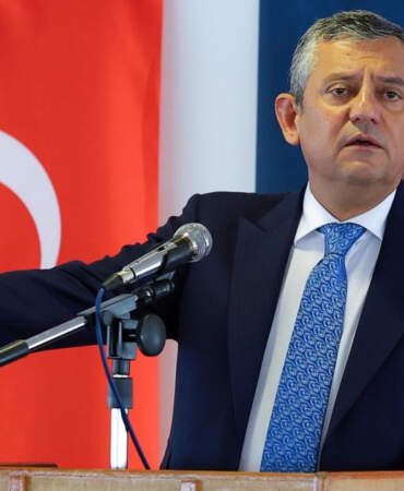Özgür Özel’den Kapalı Grupta Vekillere Net ‘CHP’ Talimatı: ‘Yeni Sayfa Açtık, Geçmişe Dönük Esprilerden Bile Uzak Durun’