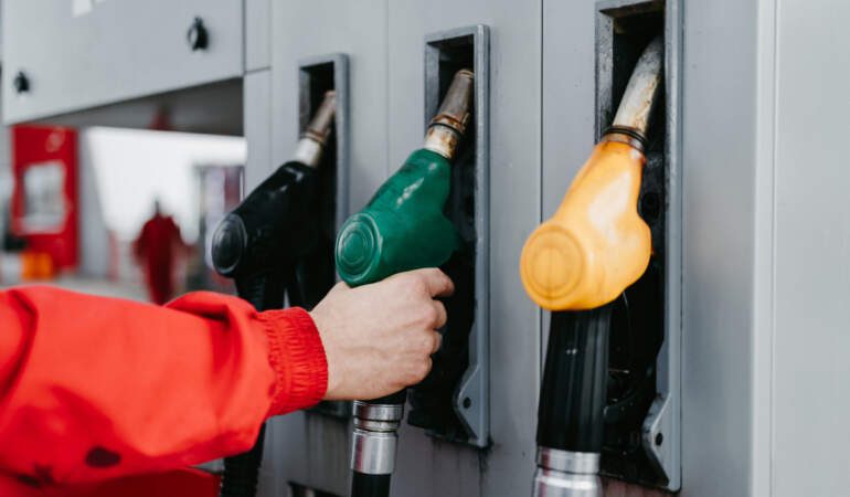 Petrolün Ateşi Harlandı, Vatandaşa Kötü Haber: Hem Benzine Hem Motorine Zam Geliyor