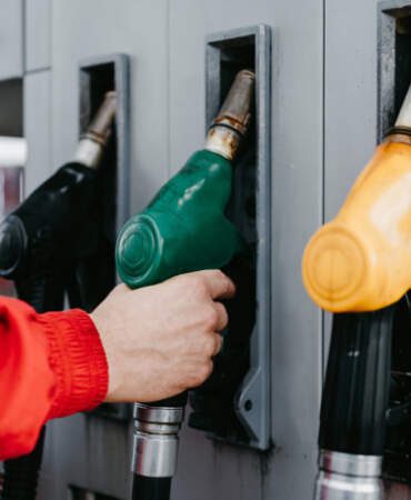 Petrolün Ateşi Harlandı, Vatandaşa Kötü Haber: Hem Benzine Hem Motorine Zam Geliyor