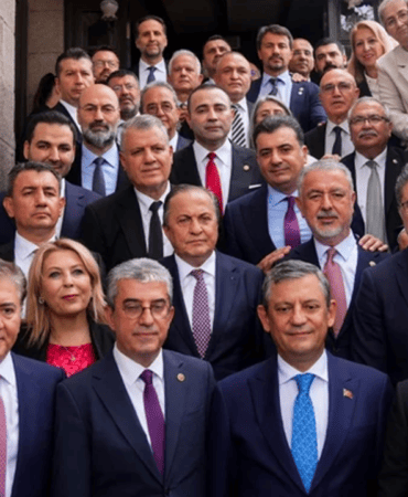 Kulisler Bu İddiayla Çalkalanıyor: YENİ Parti’den 10 Vekil İstifa Edebilir