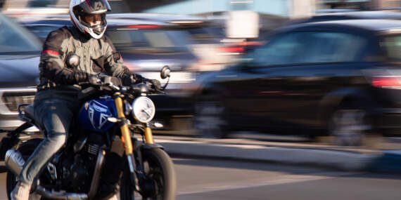 Trafikte ‘Motorcu’ Reformu: Bakanlıktan ‘Özel Şerit’ ve ‘Rezerv Alanı’ Hamlesi