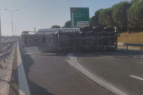 Büyükçekmece’de Beton Tankeri Devrildi! Yol Trafiğe Kapatıldı