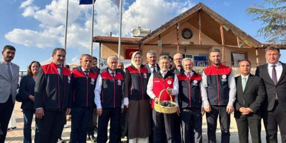 Bakan Yumaklı:”Türkiye Kuru Üzüm İhracatında Birinci Sırada”