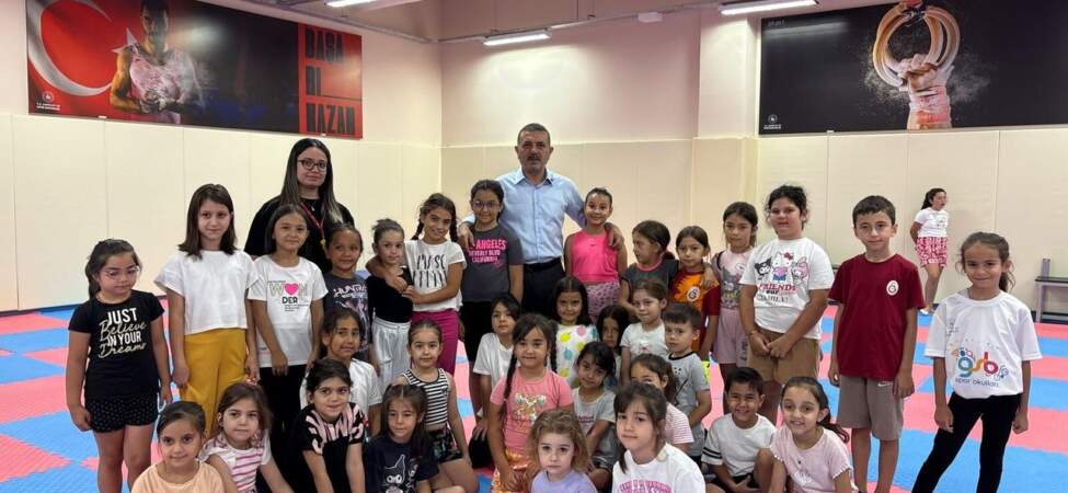 Başkan Ercan Sincan Spor Kompleksi’ni Ziyaret Etti