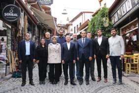 Fuat Oktay, Ulus’ta Vatandaş ve Esnafla Bir Araya Geldi