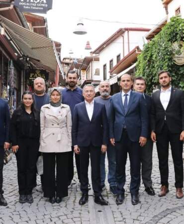 Fuat Oktay, Ulus’ta Vatandaş ve Esnafla Bir Araya Geldi
