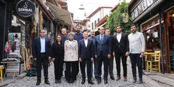 Fuat Oktay, Ulus’ta Vatandaş ve Esnafla Bir Araya Geldi