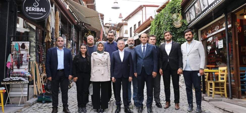 Fuat Oktay, Ulus’ta Vatandaş ve Esnafla Bir Araya Geldi