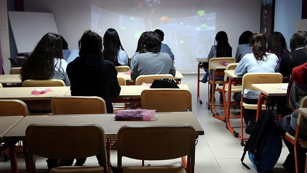 Depremzede öğrenciler için telafi eğitimleri başladı