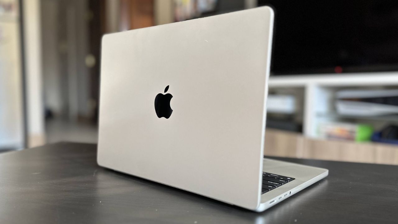 Apple bu kez sınıfta kaldı: Macbook Air 15 için flaş karar