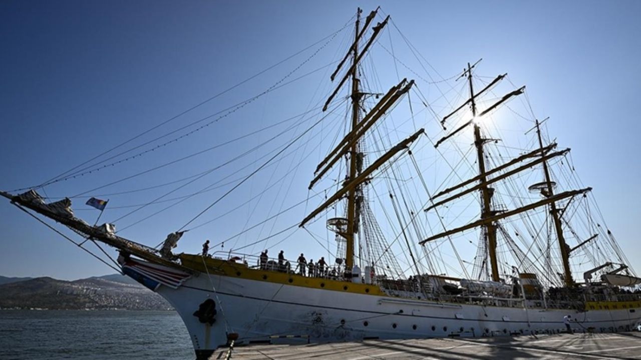 İtalya’dan Gelen Gemiyi Romanya Başkonsolosu İzmir’de Karşıladı