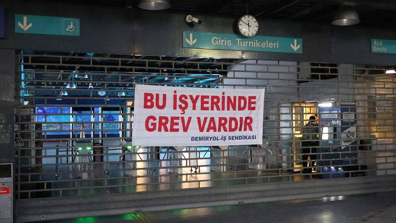 İzmir’de metro ve tramvay çalışanları greve gitti