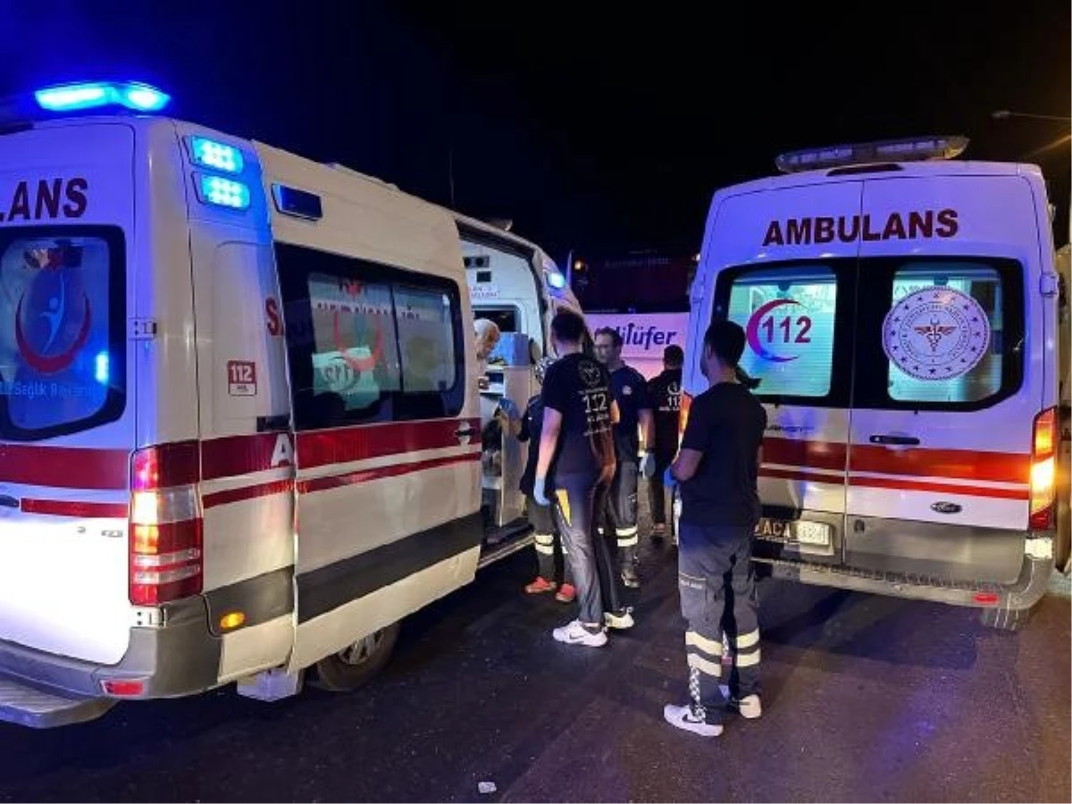 Turgutlu’da yolcu otobüsü TIR’a çarptı: 3 yaralı