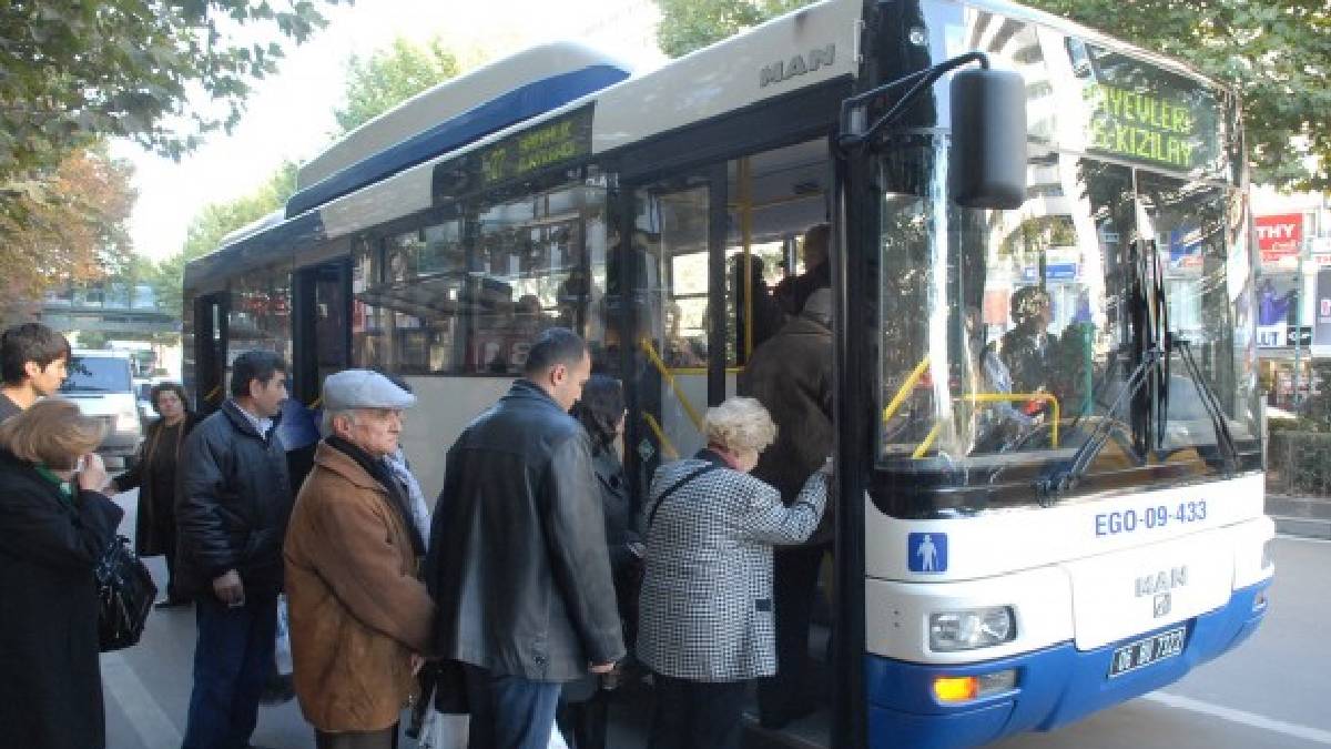 65 yaş üstüne ücretsiz seyahat kalktı mı? Ankara Büyükşehir Belediyesi ‘Bazı art niyetli kişiler…’ diyerek açıkladı