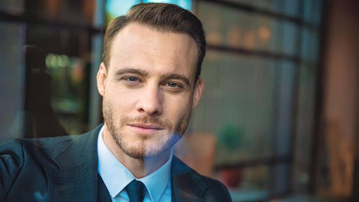 Kerem Bursin’den kahreden haber! Hayranları yasta…